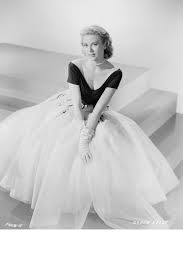 Unsere dienstleistungen im bereich zahnimplantate. Grace Kelly Alles Uber Die Schauspielerin Furstin Und Stilikone Vogue Germany