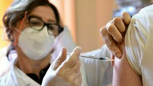In questo caso il preparato è iniettato nella regione deltoidea e contiene una versione attenuata del patogeno originario. Vaccini Piano Del Veneto Arranca Svaniti Gli Intermediari Di Zaia
