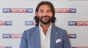 Lele adani, opinionista, commenta la sconfitta dell'inter in finale di europa league. Around Turin Sky Analyst Daniele Adani They Say That Facebook