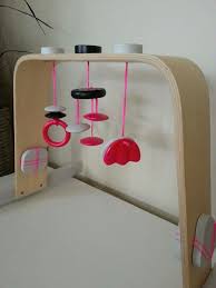 Ikea Leka Leiksla Gera Eins Og Thessi Nema I Stadinn Fyrir Raudu Hlutina Nota Bleika Spreyid Og Hafa Hvit Svort Bond Baby Gym Baby Kids Baby