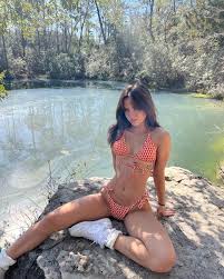 Julia Ernstt - Free pics, galleries & more at Babepedia