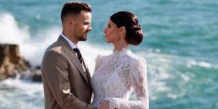 Manekenka amina seferović i fudbalski reprezentativac švicarske haris seferović postali su prije nekoliko dana roditelji djevojčice inaje (inaya). Haris Seferovic Heiratet Am Strand Von Portugal Seine Amina