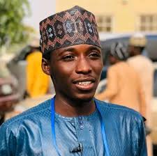 BIKI YAYI BIKI: Waɗannan sune motochi ƙirar Mercedes Benz guda 2 da Gwamnan  Jihar Taraba Darius Dickson Ishaku Yabawa ango Yusuf Muhammadu Buhari da  amaryarsa Zahra Nasiru Ado Bayero kyauta tareda kuɗin