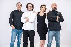 Urmăriți chefi la cutite sezonul 10 episodul 36 online din 18 mai 2021 hd. Chefi La CuÈ›ite Sezonul 8 Miercuri 9 Septembrie Live Pe Antena 1 Ce S A Schimbat In Show Impact