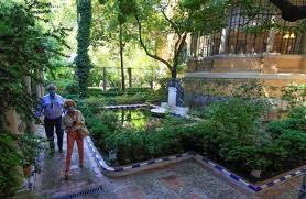 Tal paraje, un palacete de porte mediterráneo, porche columnado y muros color azul, crema y amarillo, destila una de las atmósferas más transparentes de madrid. El Gobierno Desbloquea La Ampliacion Del Museo Sorolla De Madrid Las Provincias
