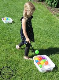 Peuter Kleuter Activiteiten 365 Ideeen Van Knutselen Tot Actieve Spelletjes Binn In 2020 Buitenactiviteiten Peuters Waterspelletjes Voor Kinderen Kinderactiviteiten