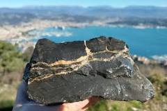Portoro Marble: Portovenere's authentic black stone