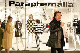 Юэн макгрегор, билл пуллман, ребекка дайан и др. Ewan Mcgregor Transforms Into American Party Animal Fashion Designer For Netflix Series Daily Record