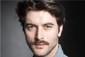 Quién es Javier Rey, actor e invitado de 'El Hormiguero'