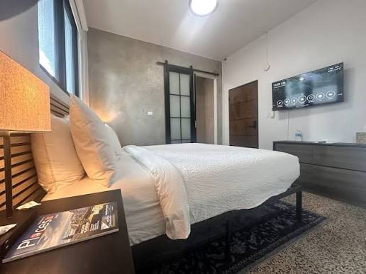 The Looking Glass Hotel - Reviews, Deals & Photos 2026 - Expedia.com