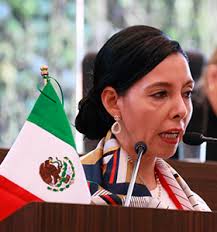 Se aprueba Iniciativa de Acuerdo que modifica el artículo 135 de la  Constitución Política Federal, propuesta de la diputada Connie Herrera,  coordinadora de la única fuerza política local: el Partido Querétaro  Independiente;