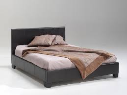 2 schlafzimmer, 2 badezimmer, 1 gemütlicher wohnbereich mit kachelofen, 1 küche und 2 ebenerdige terrassen vermitteln almfeelig vom feinsten und bieten platz für 4 bis 6 personen. Bett Roma 140x200 Lattenrost Pu Braun Rousseau Emob