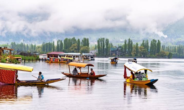 Dal Lake houseboat Kashmir