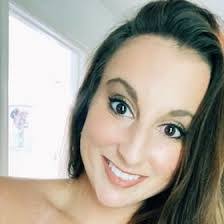 Tara Hammer's Instagram, Twitter & Facebook