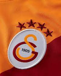 ɡaɫatasaˈɾaj ˈspoɾ kulyˈby, galatasaray sports club) is a professional football club based on the european side of the city of istanbul in turkey.it is the association football branch of the larger galatasaray sports club of the same name, itself a part of the galatasaray community cooperation committee which includes galatasaray high. Galatasaray Home Men S Short Sleeve Football Top Nike Ae