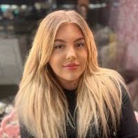 Caitlin Joy's Instagram, Twitter & Facebook