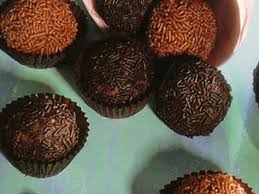 Recette De Truffes Au Chocolat Et Aux Amandes Recette Truffes Au Chocolat Truffe Recette Truffe