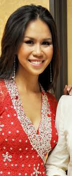 Bich Dao Hong Tran for Giong Ca Vang 2011