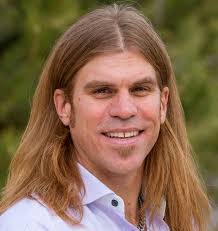 Aaron Fernandez's Instagram, Twitter & Facebook