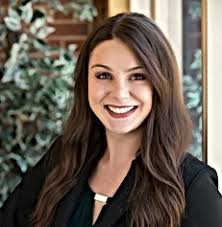 Kelly Erbe's Instagram, Twitter & Facebook