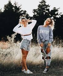 Bff Best Friend Photoshoot Ideas Black Girls Pin By Earth Body Mind Soul Outfit On Girl Gang Friend Photoshoot Friend Photos Fashion