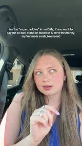 Sarah Townsend's Instagram, Twitter & Facebook