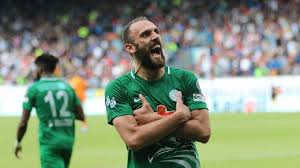 Fenerbahçe hukuktan sorumlu yönetim kurulu üyesi alper pirşen, vedat muriqi'nin pfdk'ya sevk edilmesini gülünç bulduğunu söyledi. Vedat Muriqi Resmen Fenerbahce De