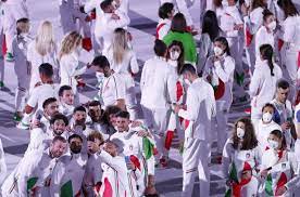 Guarda la playlist elia viviani: Olimpiadi Di Tokyo La Cerimonia Di Apertura Italia Con Viviani Rossi Portabandiera Giornale Di Sicilia