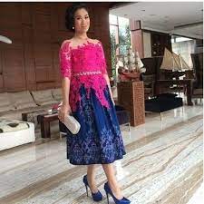 Berikut ini adalah contoh jenis jenis kain yang disertai dengan gambar kain kain spandeks umumnya digunakan bersama dengan bahan poliester atau katun. Model Brokat Dengan Kain Adat Terusan Com Dear Ladies Ini 7 Inspirasi Model Kebaya Kain Brokat Modern Untuk Tampil Lebih Elegan Di Pesta Baju Gamis Brokat Dengan Model Mewah Saat Ini Mudah