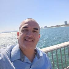 ALUMNI: This is making us feel all the feels! 🥹💙 Are you still in touch  with your UCR besties? (Tag them below!)