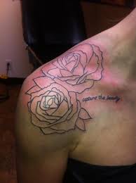Rose is one of the most beautiful flowers, with its significance ranging from love, devotion, friendship, companionship to death tattoo lovers enjoy a great amount of freedom while choosing the size for a tattoo on shoulder, it can be on your round side shoulder covering half. Collarbone Tattoo Tumblr Quotes Tumblr Tattoos With Quotes Top Tattoo Ideas Dogtrainingobedienceschool Com
