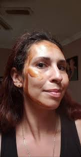 ❤️Instaglow I love you❤️ I've just done one leg so you can see the  difference and oh my god, it's so easy to use, it's just like using a  moisturiser. No nasty