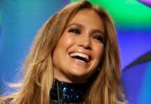 Meet Agatha Bacelar, the Latina Who Is Boldly Running for Nancy Pelosi's  Seat in Congress