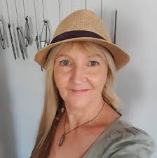 Who can recommend a meticulous cleaner in Mandurah?