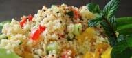 Doe de couscous in een schaal en schenk hier ongeveer 650 ml kokende bouillon overheen. Couscoussalade Recepten 208 Couscoussalade Gerechten Smulweb Nl