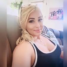 Nicki Minaj apologizes to Cardi B 's daughter Kulture in an open letter  after mocking her...Thoughts? 🧐⬇️