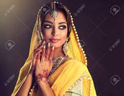 Последние твиты от belle indienne (@belleindienne). Portrait Of Beautiful Indian Girl Dressed In A Traditional National Stock Photo Picture And Royalty Free Image Image 83550928