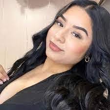 Ashley Abramowitz's Instagram, Twitter & Facebook