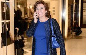 6 ekim 1964, i̇negöl) türk sanayici, iş adamı, spor yöneticisi ve beşiktaş jk'nin 32. Revna Demiroren In Keyifli Gunu