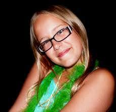 Tara Batt's Instagram, Twitter & Facebook