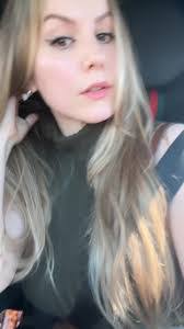 Melissa Lira's Instagram, Twitter & Facebook