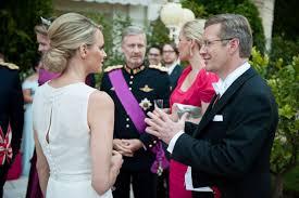 Charlène von monaco feiert am 25. Www Bundespraesident De Der Bundesprasident Interviews Teilnahme An Den Hochzeitsfeierlichkeiten Von Furst Albert Ii Von Monaco Und Charlene Wittstock