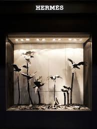 Anna Wili Highfield S Raven Window Display At Hermes Sydney Dec 2013 Paper Sculpture Window Display Store Window Displays