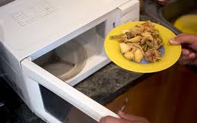 Cuire Cuisiner Faire Faire La Cuisine Truquer Falsifier Cuire Un Steak Hache Surgele Au Micro Onde