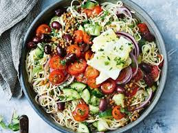 Griechischer Nudelsalat Mit Feta Rezept Griechischer Nudelsalat Gesunde Snacks Nudelsalat