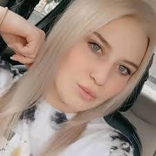 Janet Wick's Instagram, Twitter & Facebook