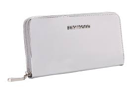 They are nurturing and empathetic, very emotional and sometimes a little moody! What Colors Of Purse Bringing More Money And Prosperity To Zodiac Signs Knowinsiders