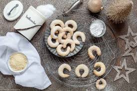 Einfache Vanillekipferl Der Klassiker Emmikochteinfach In 2020 Lebensmittel Essen Vanillekipferl Essen