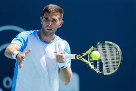 Federico delbo la leyenda empieza de este gran tenista dejale tu me gusta. Novak Djokovic Takes On Bizarre Training Regime In Preparation For Federico Delbonis Tennis Sport Express Co Uk