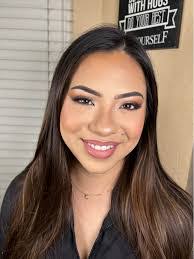 Amber Waggoner's Instagram, Twitter & Facebook